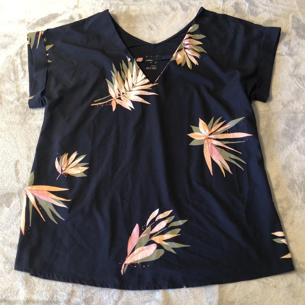 A New Day Shirt Womens Small Navy Blue Leaf Print V Neck Short Sleeve Blouse Top